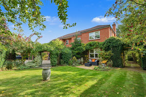 Front gardens- click for photo gallery